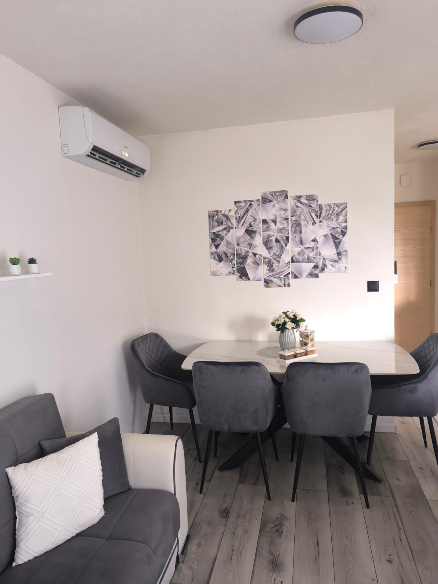 Apartman Rex Svinisce Экстерьер фото